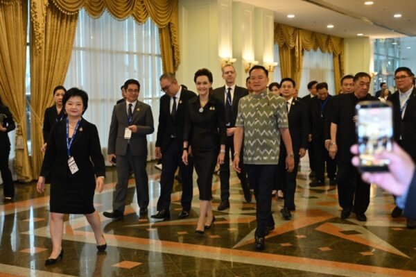 LINE_ALBUM_คัดภาพพิธีเปิดงาน Thaifex จ.น่าน_260312_23_0