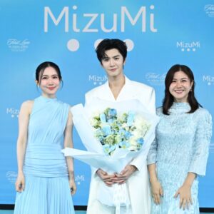 “เฉินเจ๋อหย่วน” เสิร์ฟโมเมนต์เฟิร์สเลิฟฉ่ำกลางกรุง รับบทเขยไทยชวน “เที่ยวไทยใช้กันแดดมิซึมิ” ในงาน “MizuMi x Chen Zheyuan Exclusive Meet & Greet: First Love in Aqua Oasis”