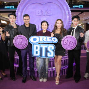 OREO แท็กทีม BTS สร้างปรากฏการณ์ความปังระดับโลก เปิดตัวคุกกี้ ลิมิเต็ด เอดิชั่น ที่ทุกคนรอคอย โอรีโอพร้อมเสิร์ฟรสชาติแห่งความทรงจำจาก Hometown ของ BTS ด้วยคุกกี้รส ‘โฮต็อก’ แพนเค้กบราวน์ชูการ์ที่มาพร้อมการเปิดตัวคุกกี้สีม่วงครั้งแรกเพื่อร่วมฉลองไปกับแฟนๆ BTS ครั้งแรกของ BTS ในการคอลแลบกับขนมระดับโลก! เตรียมสะสมคุกกี้ 13 ดีไซน์สุดพิเศษ ที่สมาชิกวง BTS ร่วมออกแบบเพื่อฉลองเส้นทางความสำเร็จในโอกาสเดบิวต์ครบรอบ 13 ปี  ชวนทุกคนมาส่ง ‘Love Letters’ ถึง BTS ร่วมลุ้นให้ความในใจของคุณได้ออกไปอวดสายตา คนทั่วโลก!